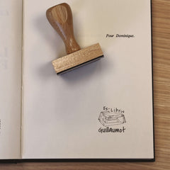 Stempel Ex-libris Bücherstapel